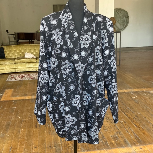 Black and white botanical/floral  oversize blazer - Picture 9 of 9